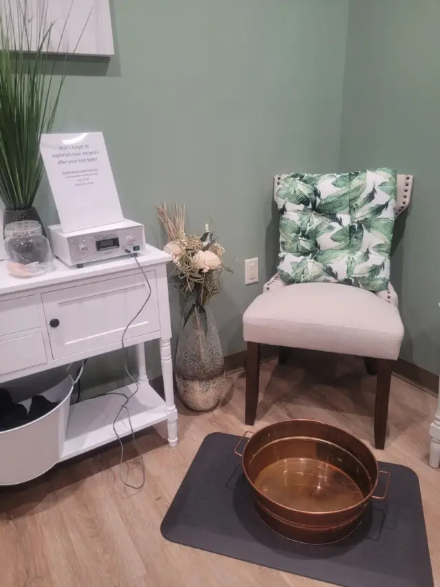 A comfortable chair and foot bath at Integrated Family Health.